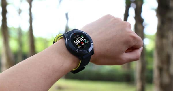 Ama-smartwatches amahle kakhulu ukuthenga